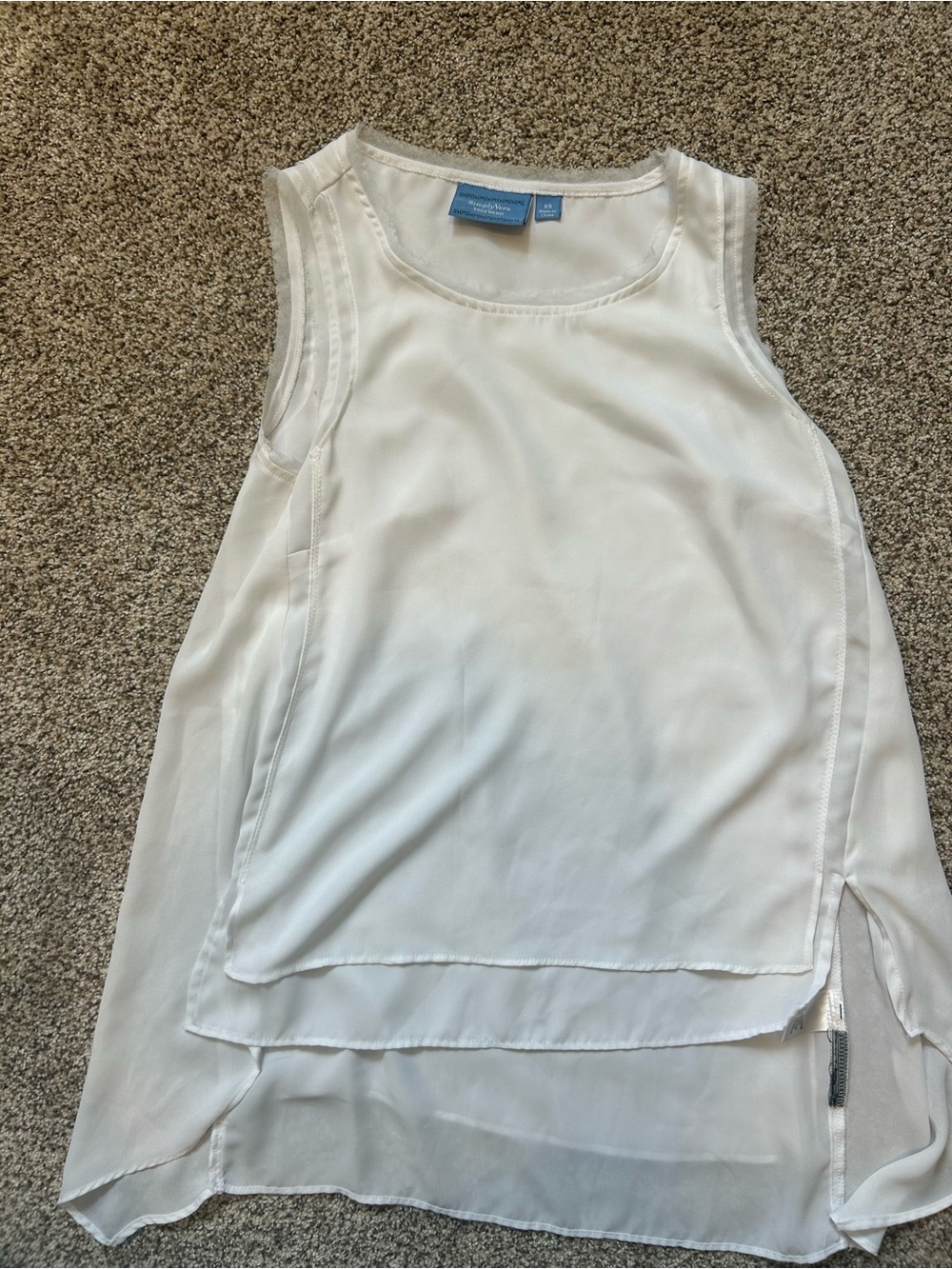 Vera Wang White Layered Sleeveless Camisole size xs